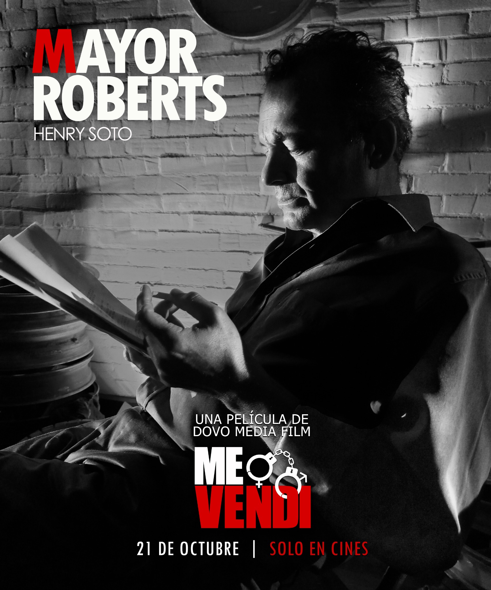 Mayor Roberts, interpretado por Henry Soto